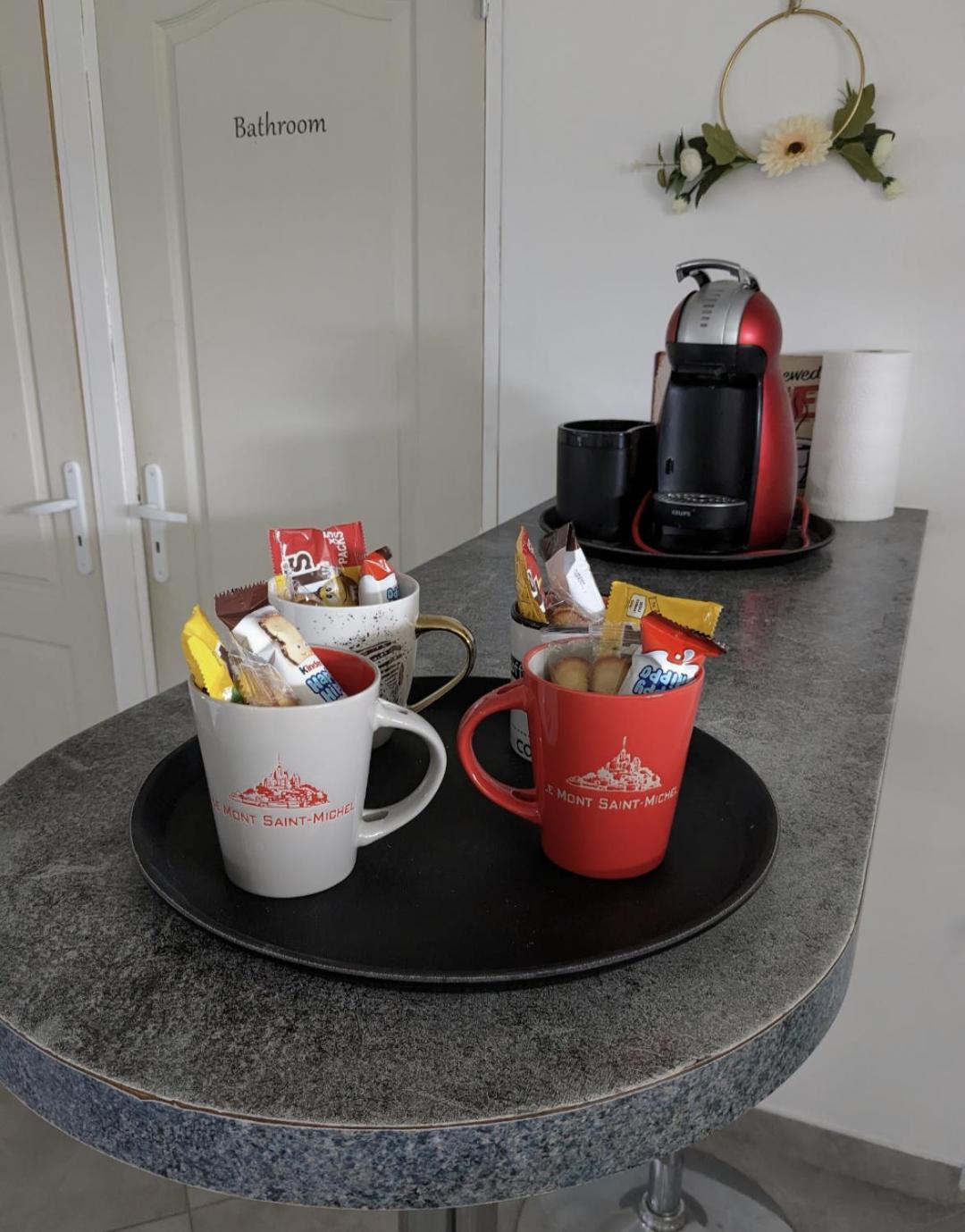 Apartment 100m2, Independant Dans Notre Maison Garennes-sur-Eure